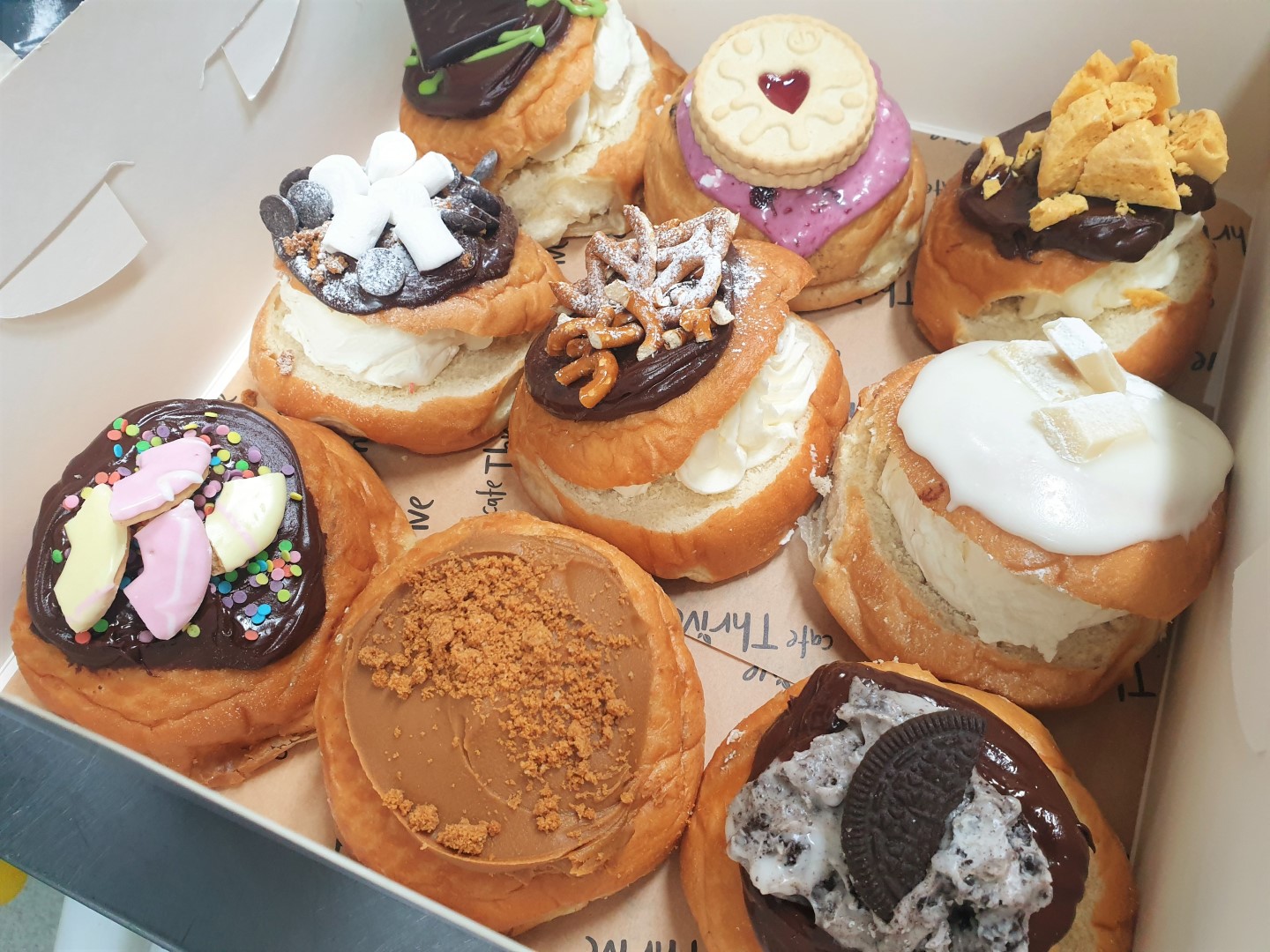 9 Donut Selection Box